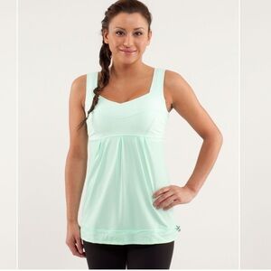 🍋 Lululemon Run Tame Me Tank